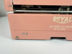 Rare! Original 1957 Vintage PINK Royal Quiet DeLuxe Portable Typewriter w/ Case