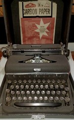 Vintage 1939 – 1941 Black Royal Aristocrat Manual Portable Typewriter Model B