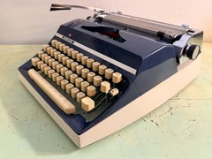 Adler Gabriele 35 Portable Typewriter • Techno / Cubic Typeface • Original Case