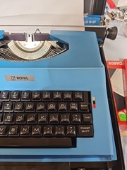 1972 Blue Royal Apollo 12 typewriter w/case & Tested Working
