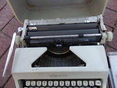 VTG Olympia SG 8 Desktop Typewriter from 1964? Works