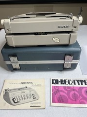 Vintage 1967 Nice Royal Safari Portable Typewriter W/Case – Types & Looks V/Well
