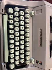Vintage RARE 1961 SEA FOAM GREEN Hermes 3000 Typewriter w/Case Brush & Key Works