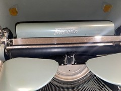 1957 TORPEDO MODEL 20 PORTABLE VINTAGE TYPEWRITER WITH CASE made In Germany