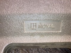 Royal Medallion Il Electronic Typewriter With Case