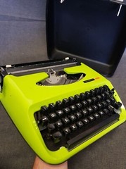 Privileg 300 bright green vintage German typewriter in good condition