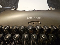 Antique 1937 REMINGTON RAND Deluxe Model 5 Typewriter / Vintage w Case. WORKING