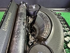 1937 Underwood Noiseless Portable Typewriter – USA Antique, Keys Move, As Is