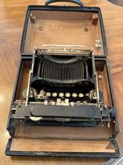 Vintage 1917 CORONA 3 Portable Folding Typewriter & Original Case – working!