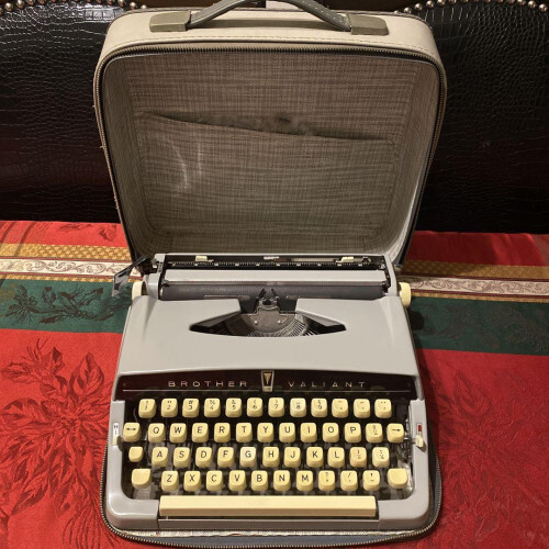 Antique Brother VALIANT English typewriter