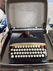1966 Sears Forecast 12 Portable Typewriter MINT CONDITION