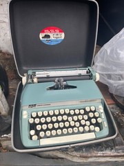 1966 Smith-Corona Classic 12 Working Green Vintage Portable Typewriter w New Ink