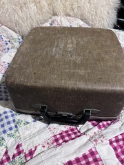 Royal Quiet De Luxe Typewriter w/ Case