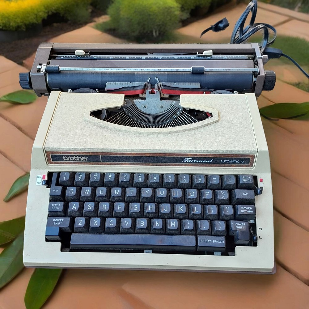 BROTHER PROFILE ELECTRIC 12 Typewriter with Plastic Carry Case for parts only