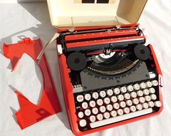 SUPER COOL RED OLIVETTI “BAMBINO” TYPEWRITER, MADE IN BRAZIL (MAYBE), WORKS