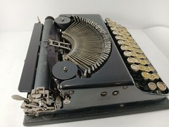 VTG Antique 1920’s Remington Portable Typewriter w/ German Type Keys WORKS Rare!