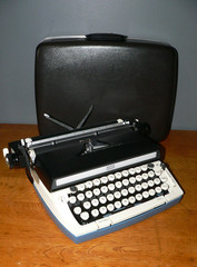 Vintage Sears Forecast Deluxe 12 Portable Typewriter made by Smith-Corona w/Case