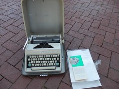 VTG Olympia SG 8 Desktop Typewriter from 1964? Works