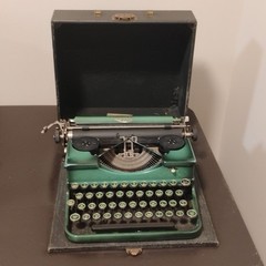 1929 Green Royal P176686 Portable Typewriter W/ Black Case Art Deco VG Condition