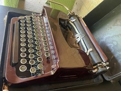 Vintage Smith Corona 1930’s Maroon Typewriter & Travel Case