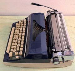 Adler Gabriele 35 Portable Typewriter • Techno / Cubic Typeface • Original Case