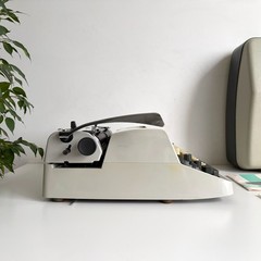 Triumph Gabriele 10 Typewriter | 1970s | Working |Serviced | UPS 3-Day to US/CAN