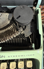 Vintage Remington Streamliner Sperry Rand Portable Manual Typewriter w/Case Aqua