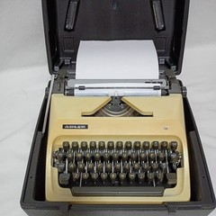Vintage 1970’s West German Adler J5 Portable Mechanical Typewriter w/ Case