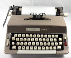 Montgomery Ward Signature 088 Portable Typewriter w/ Case TESTED Types Japan