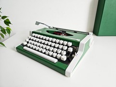 Olympia Traveller – Typewriter | 1970s | Working |Serviced – green