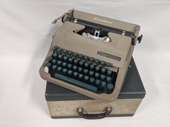 Vintage 1955 Underwood Leader Manual Typewriter in Original Case ~ SERVICED
