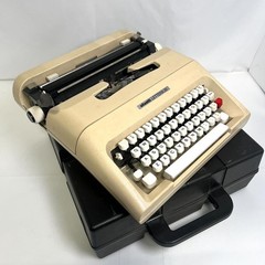 Olivetti LETTERA 35 Typewriter Tested Made in Spain,1970s (please read)