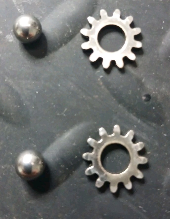Royal Standard No. 10 Typewriter Segment Ball Bearings & Star Washers 1932 2 Set