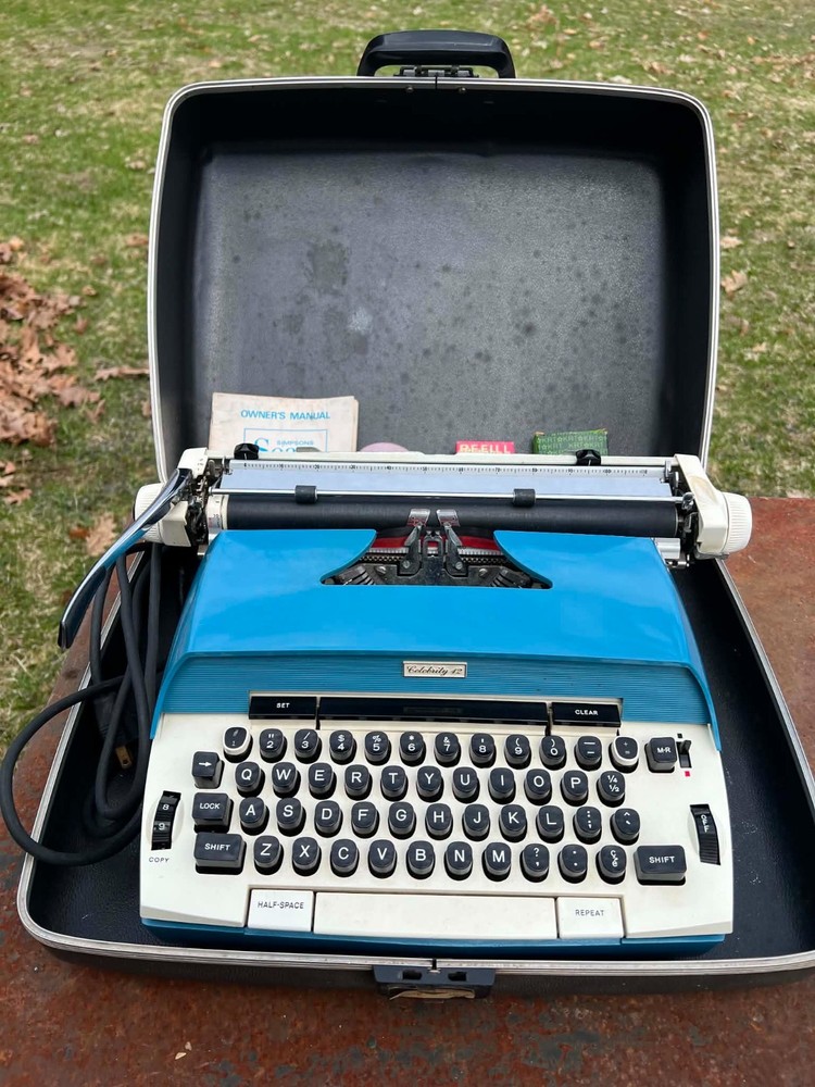 Simpsons Sears Celebrity Power 12 Vintage Electric Typewriter w/Case Key Works
