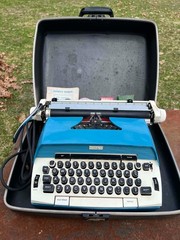 Simpsons Sears Celebrity Power 12 Vintage Electric Typewriter w/Case Key Works