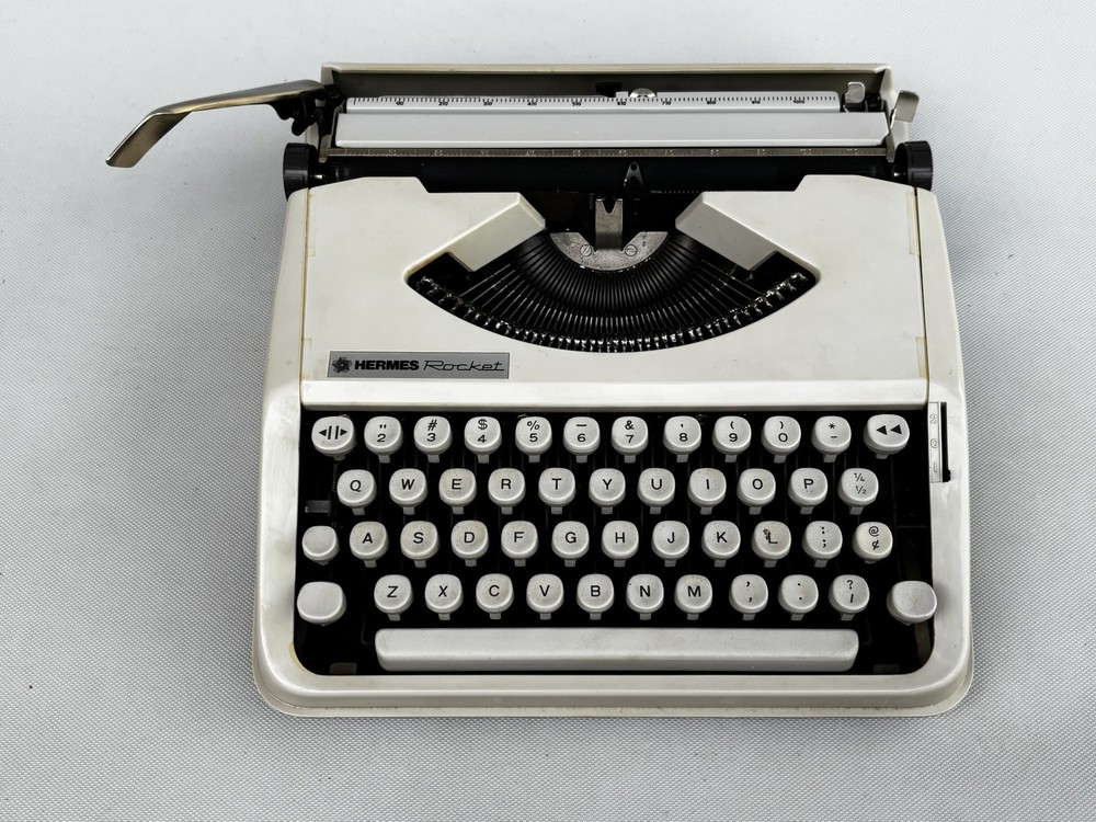 Hermes Rocket Cursive Script Typewriter with Hardshell Carrying Case 1980