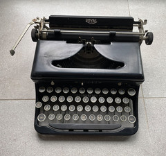 ROYAL Touch Control Portable Typewriter, Type ‘O’ 1930’s with Case