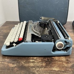 Brother Webster XL-500 Typewriter Blue Vintage w/ Case Untested For Parts