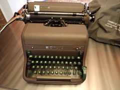 WORKS GREAT Vintage 1940s Royal Magic Margin Typewriter – Grey w Green keys