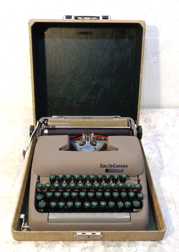 VTG 1953 Smith Corona Sterling Manual Typewriter W/Hard Case Clean Nice! 5A