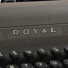 Royal Senior Companion Manual Portable Typewriter with Case 1954-1955