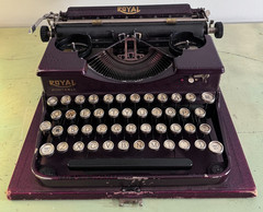 1928 Royal Model P Portable Typewriter • Rare Burgundy Alligator Finish • w/Case