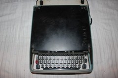 Vintage Olivetti Underwood Lettera 32 Portable Typewriter w/ Case – Italy