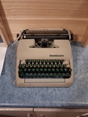 Vntg 1950’s Smith Corona Clipper Portable Manual Typewriter-Nice&Clean-Works!!