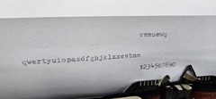 Vintage 1957 Remington Quiet-Riter Miracle Tab Typewriter w/ Case – Works!