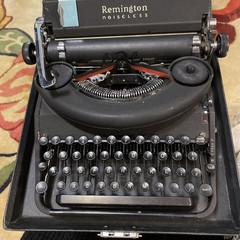 Vintage Remington Noiseless Portable Model 7 Typewriter w/ Case Retro Writer