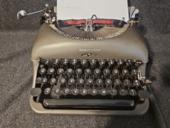 Antique 1937 REMINGTON RAND Deluxe Model 5 Typewriter / Vintage w Case. WORKING