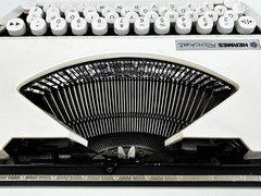 Hermes Rocket Cursive Script Typewriter with Hardshell Carrying Case 1980