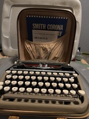 Smith-Corona Steel Collectible Portable Silent Typewriter In Leather Zip Case