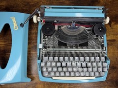 Excellent! Serviced 1969 Consul 232 Vintage Ultra-Portable Blue Typewriter